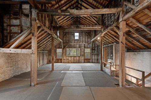 7198 River Dr, West Bend WI  53090-1163 exterior