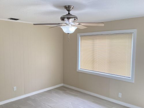 3227 Lake Dr, Fort Pierce, FL 34982-6463