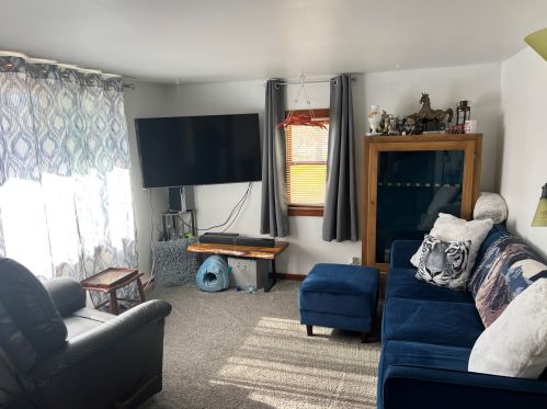 820 Cedar Ave, Manitowoc, WI 54220-1323