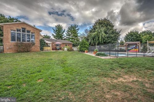 1188 Marie Ave, Ephrata PA  17522-1524 exterior