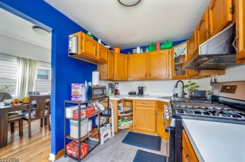 43 Glenwood Ter, Perth Amboy NJ  08863-1329 exterior