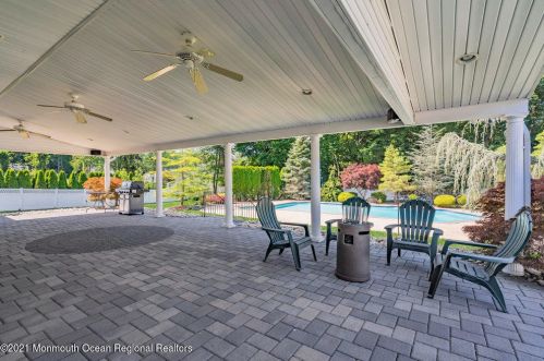 142 Serpentine Dr, Morganville NJ  07751-1400 exterior