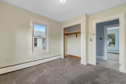 15 Kinney Ave, Norwich CT  06360-6209 exterior