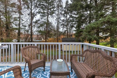 25 Wayne Rd, Milford CT  06460-3843 exterior