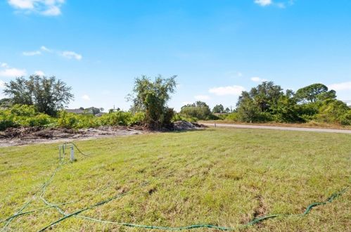2929 3rd St, Lehigh Acres FL  33936-1875 exterior