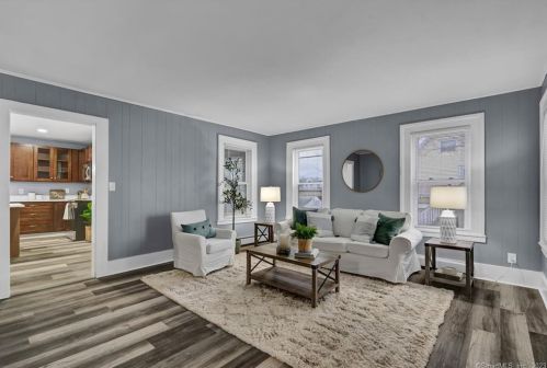 77 Chestnut St, Middletown CT  06457-3801 exterior