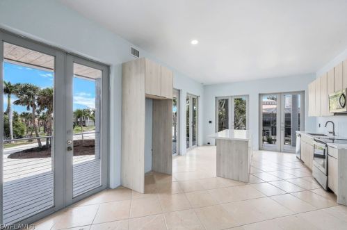 4150 Dingman Dr, Sanibel FL 33957-5107 exterior