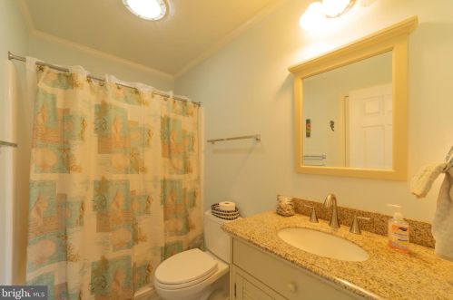 107 Sandpiper Dr, Slaughter Beach DE  19963-4923 exterior