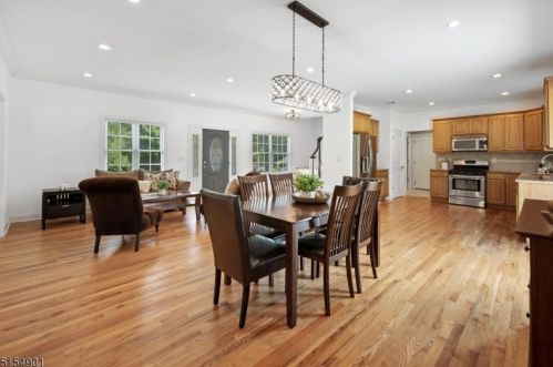 23 Alan Dr, Parsippany NJ  07054-4101 exterior