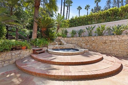 584 Andover Dr, Anaheim CA  92807-4606 exterior