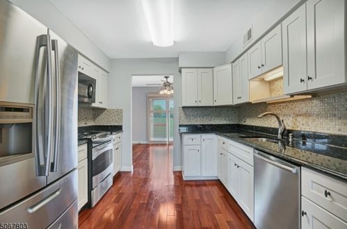 10 Olive Ct, Flemington NJ  08822-3037 exterior