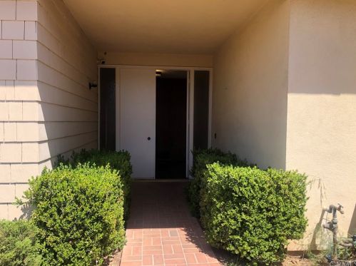 48 Mann St, Irvine CA  92612-2127 exterior