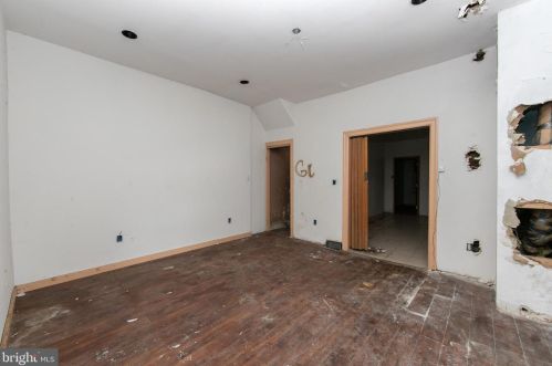 568 Spruce St, Camden NJ  08103-2131 exterior