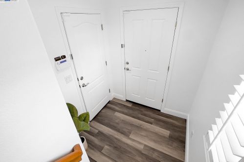1702 Liberty Pointe Way, San Leandro, CA 94578-5306