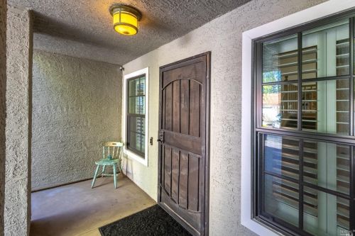 424 Stanford St, Vacaville CA  95687-4653 exterior