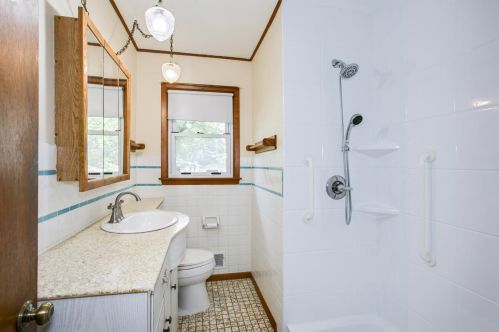 1103 Gresham Ave, Saint Paul MN  55128-5813 exterior