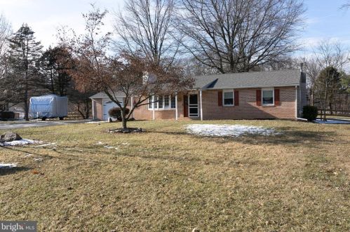 100 Country Ln, Pottstown, PA 19465-8055