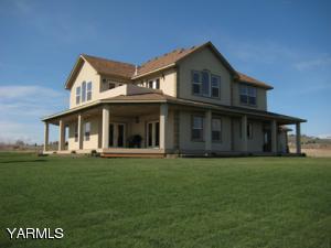 2170 Selah Loop Rd, Selah, WA 98942-9651