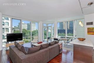 8 Union Sq, New York, NY 10003-3301