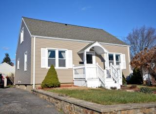 508 Clark St, Bridgeport, CT 06606-3301
