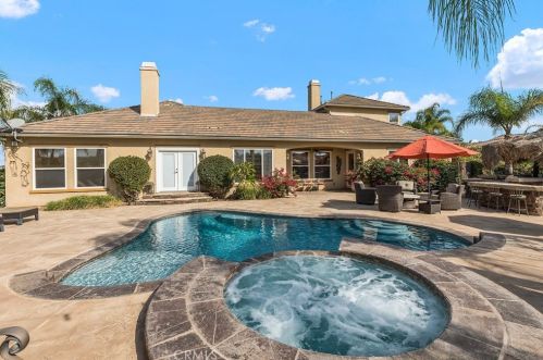 888 Highridge St, Riverside CA  92506-7564 exterior