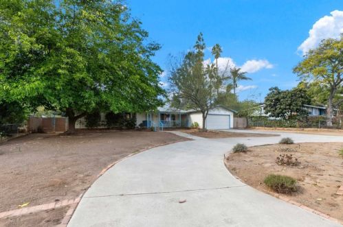 4620 Panchoy Dr, La Mesa, CA 91941-5709