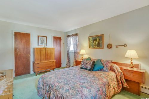 538 5 St, Elwood NY  11731-2105 exterior
