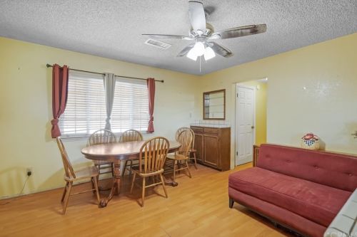 6040 Moraga Ave, Riverside CA 92509-6251 exterior