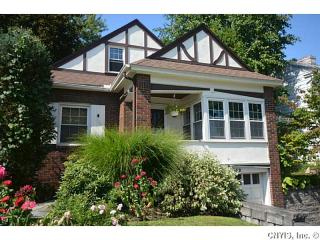 312 Haddonfield Dr, Syracuse, NY 13214-1629