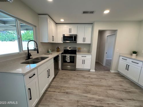 4808 Grovers Ave, Glendale, AZ 85308-3452