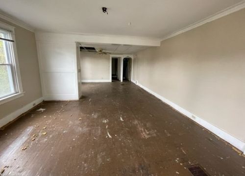 8 Gaskill Ave, Jeannette, PA 15644-3346