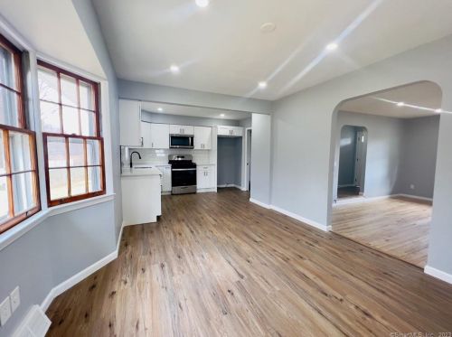 20 Barnum Rd, Danbury CT  06811-2936 exterior