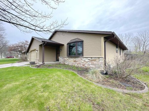 1229 Lacount Rd, Green Bay, WI 54313-1347