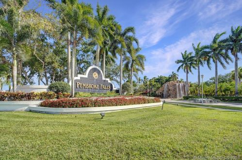 1885 139 Ter, Hollywood FL  33028-2837 exterior