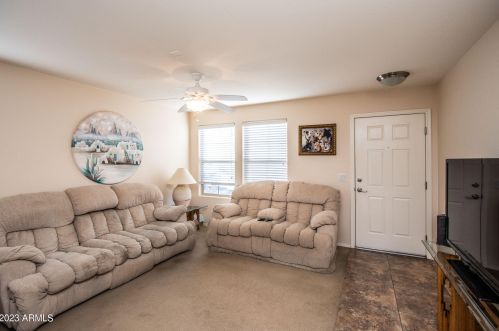 950 Kelsi Ave, San Tan Valley AZ  85140-4105 exterior