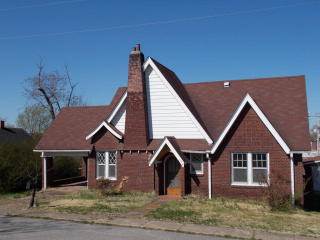 120 Poplar St, Camden, TN 38320-2043