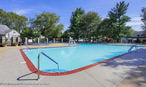 251 Tulip Ln, East Freehold NJ  07728-4033 exterior