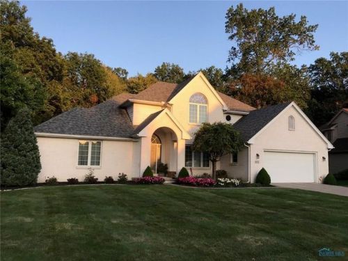 815 Saint Annes Dr, Holland, OH 43528-8477