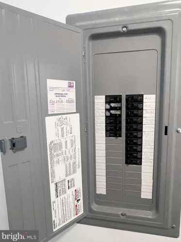 124 Hannold Blvd, West Deptford NJ  08096-1815 exterior