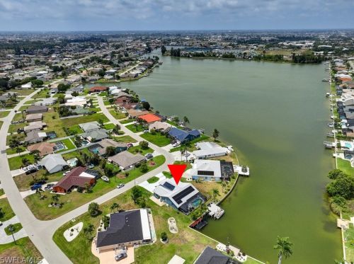 1005 1 Pl, Cape Coral FL  33993-1143 exterior