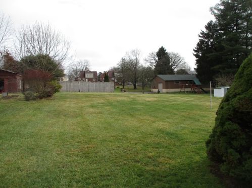 2716 Phillips Ave, Glenshaw PA  15116-1618 exterior