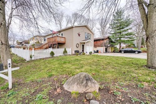 89 Beaver Dr, San Remo, NY 11754-2209