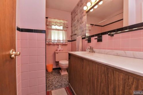 9 Brook Ave, Montvale NJ  07645-2101 exterior