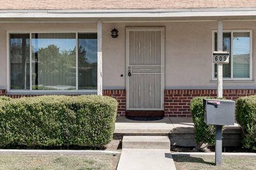 609 Dot Way, Manteca CA  95336-5808 exterior
