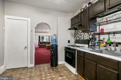 1040 Langham Ave, Camden NJ  08103-2735 exterior