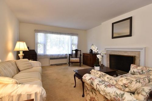 25 Grasso Ter, Bridgeport, CT 06604-1413