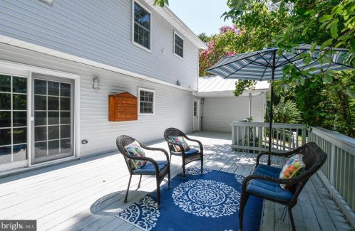 384 Greenbank Rd, Fredericksburg, VA 22406-5402