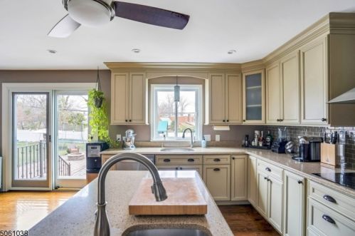 22 Glenview Rd, Nutley NJ  07110-2112 exterior