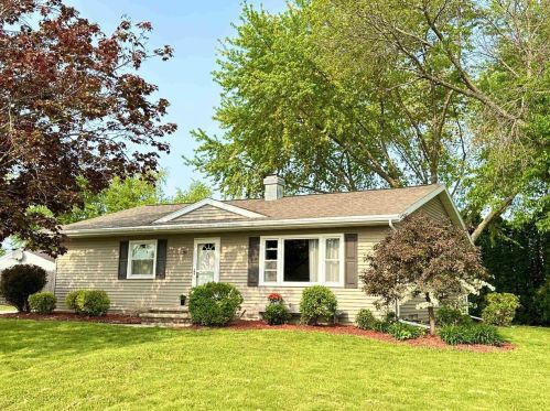 1194 Mayer St, Menasha, WI 54952-1819