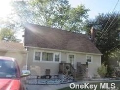 1574 Lincoln Blvd, Bayshore, NY 11706-2439